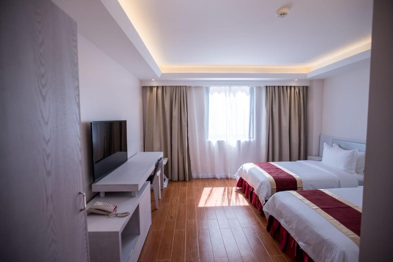 Hotel Americano Garapan Eksteriør billede